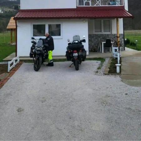 Oaza Mira Високо